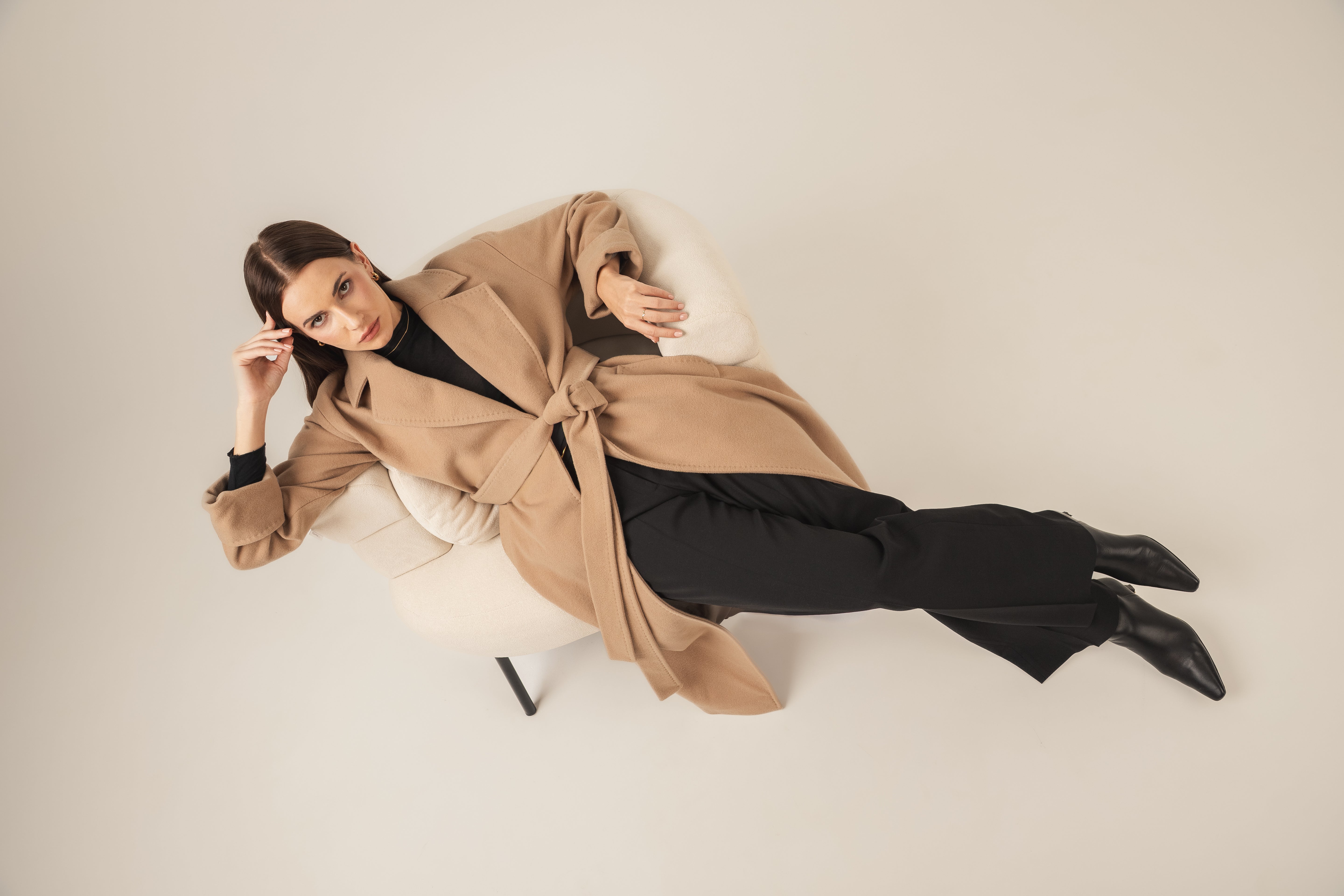 Płaszcz zimowy damski wiązany wełna/kaszmir - beżowy BASE