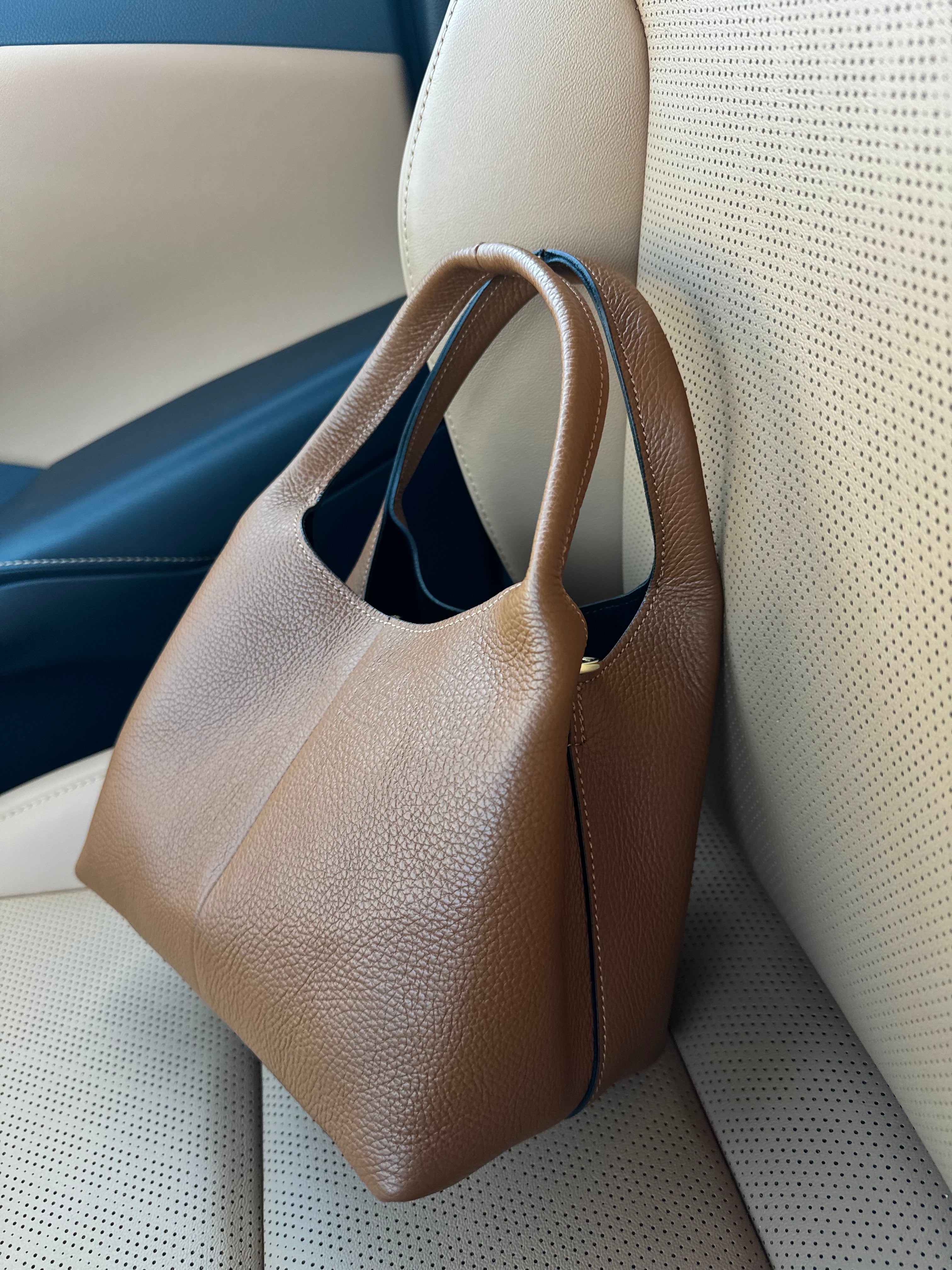 Minimalistyczna torebka skórzana do ręki Muse