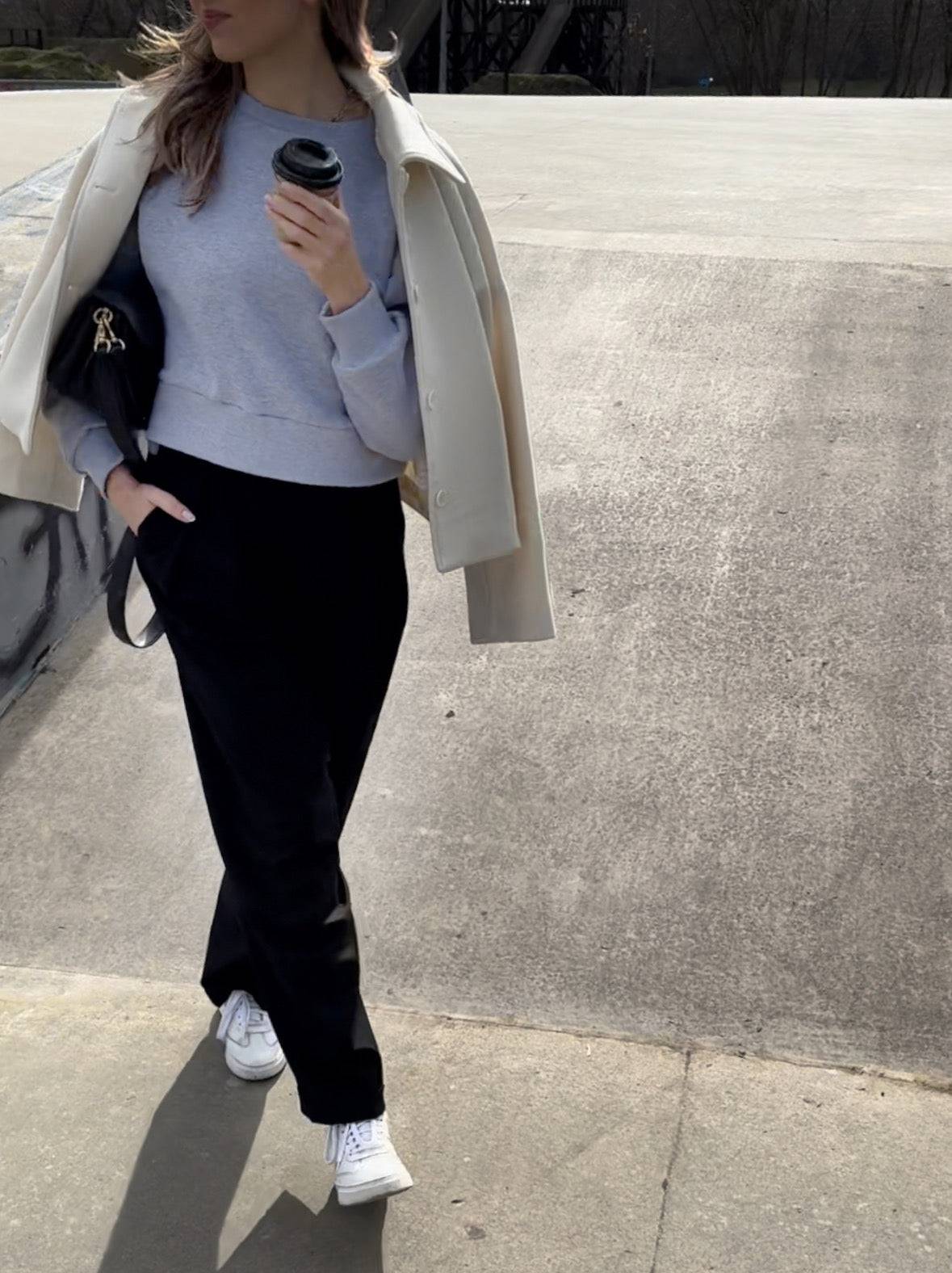 Szara prosta szara bluza dresowa damska krótka premium