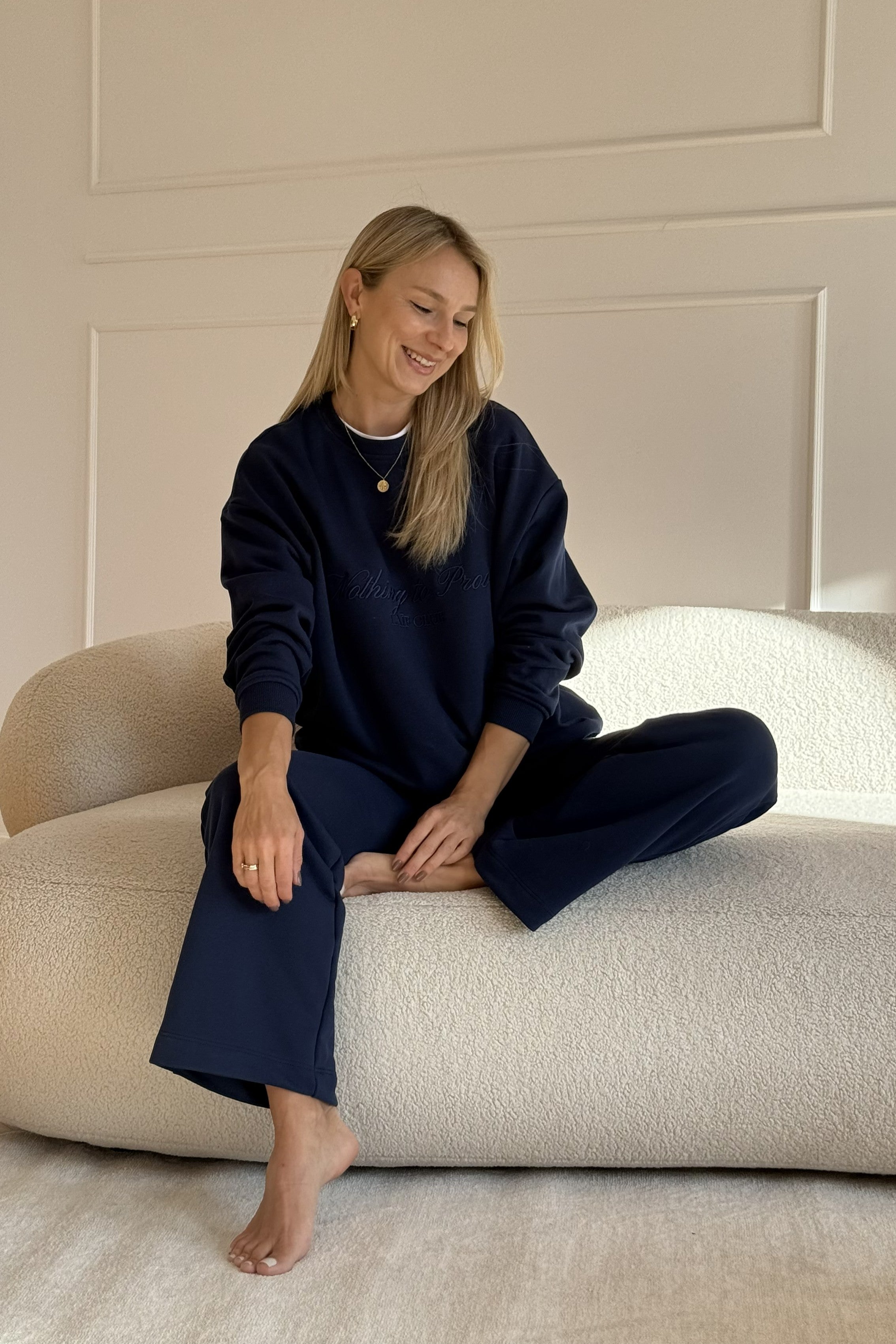 Eleganckie spodnie dresowe damskie z prostą nogawką LAÏF x Olga Urbanowicz