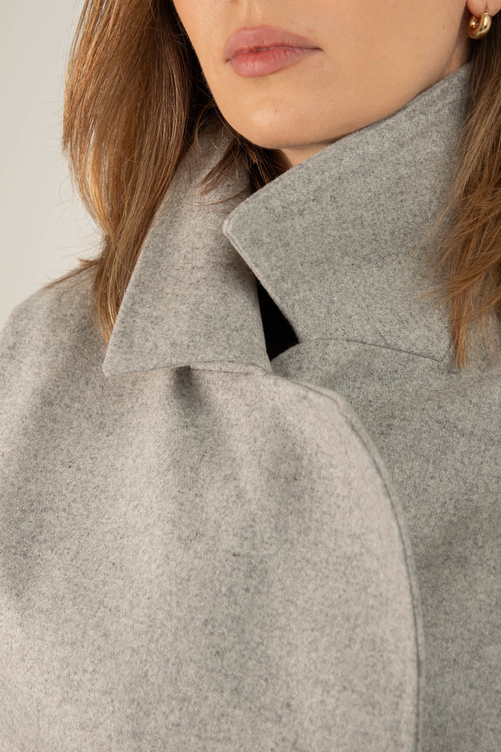 Damski szary wełniany płaszcz damski z paskiem - szary BASE