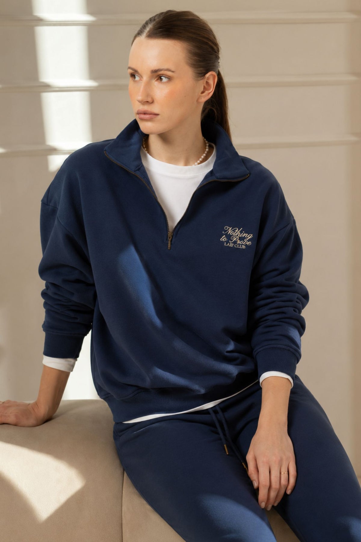 Elegancka bluza damska Laif-O-Lounge z kołnierzykiem polo ZIP