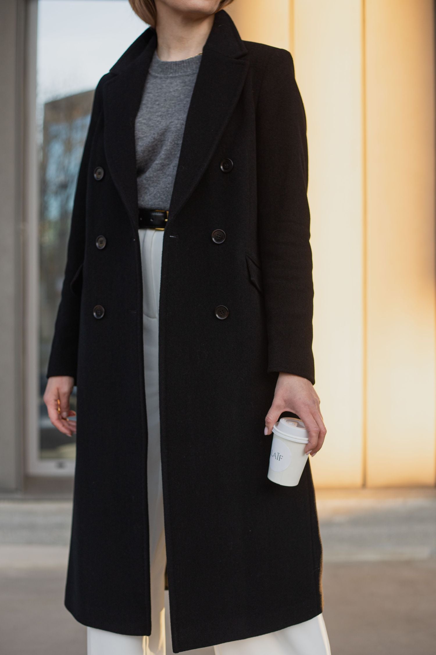 Dwurzędowy płaszcz z wełny dziewiczej 80% CHARLIE BLACK