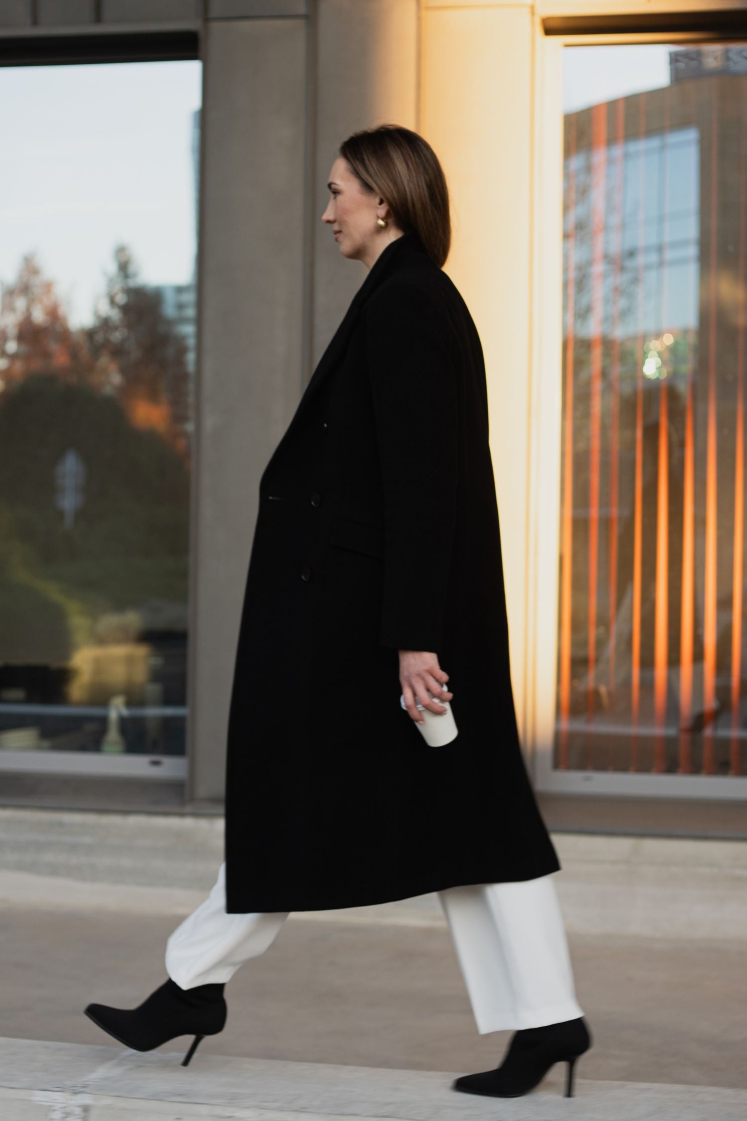 Dwurzędowy płaszcz z wełny dziewiczej 80% CHARLIE BLACK