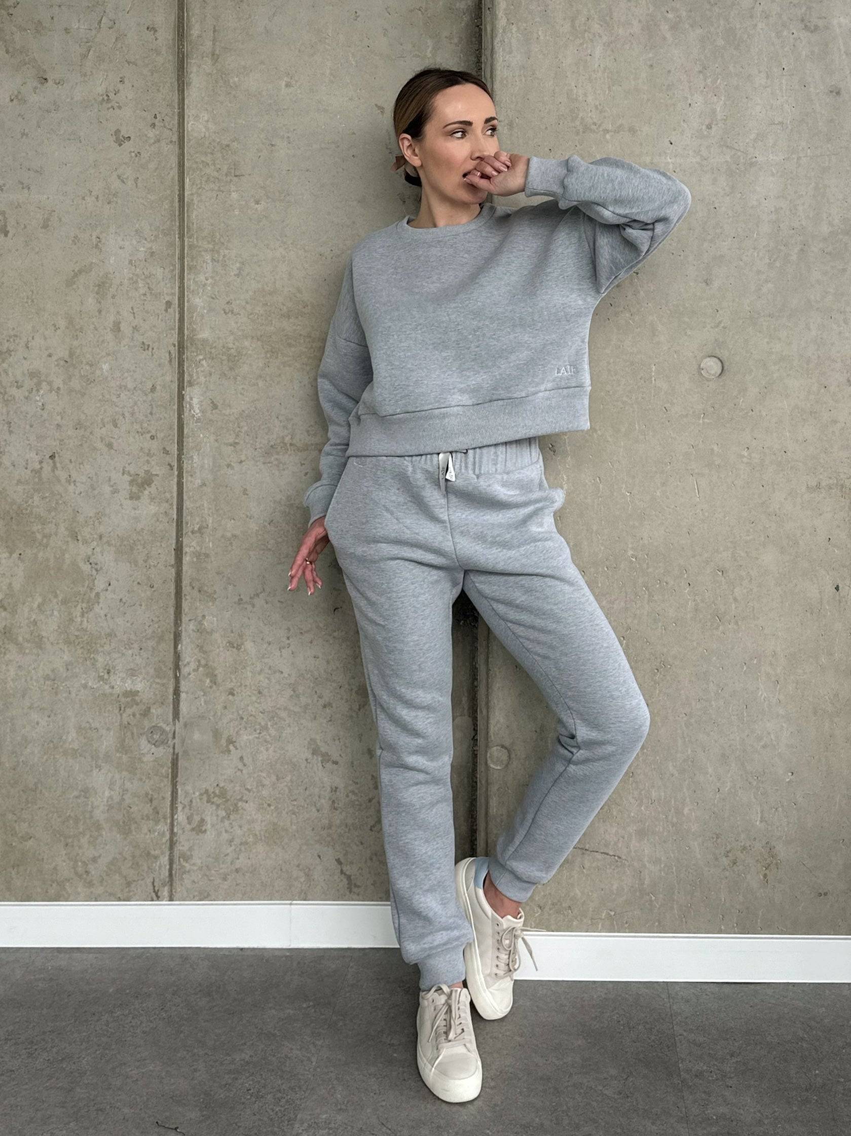 Szara prosta szara bluza dresowa damska krótka premium