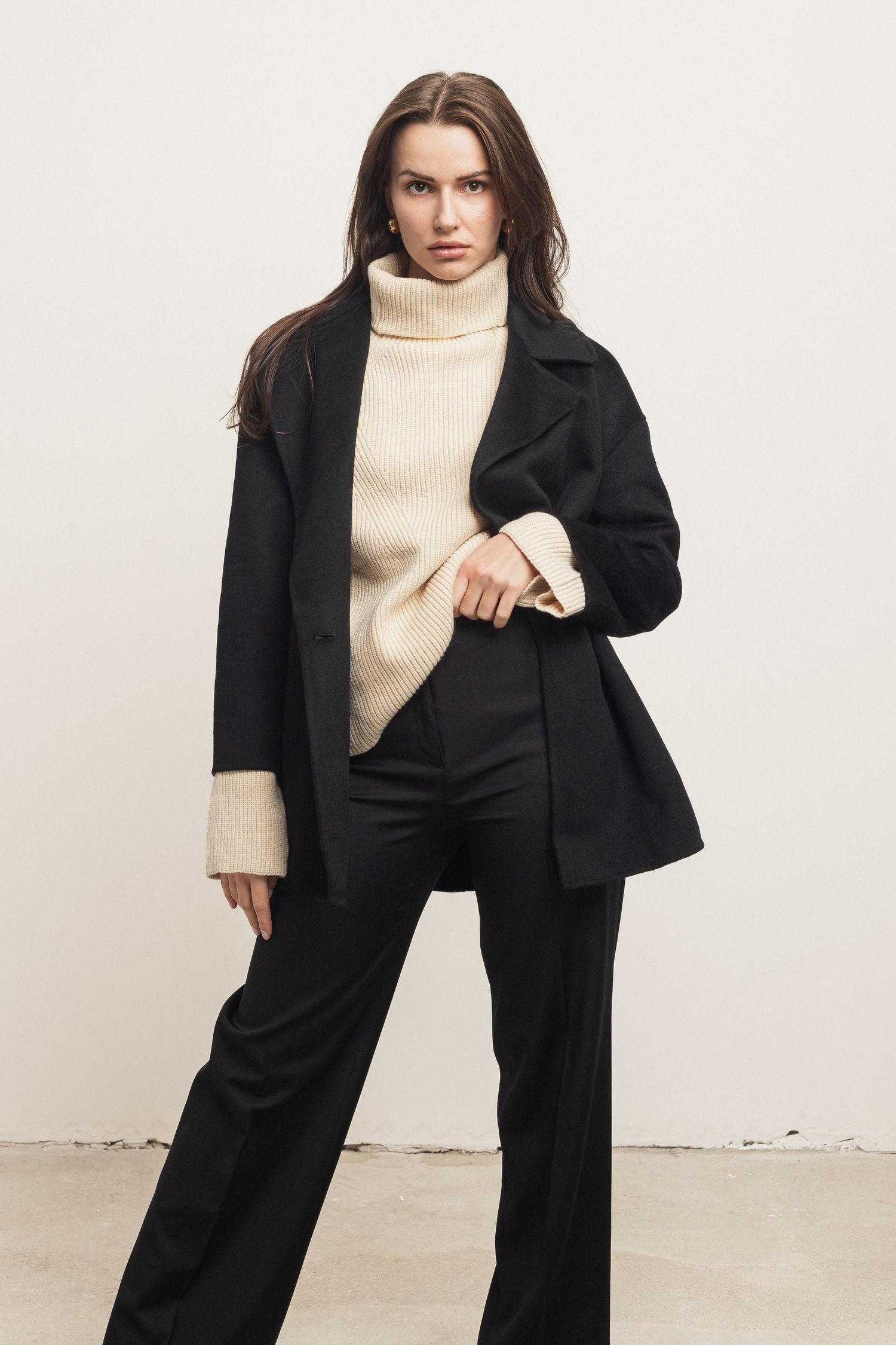 Wełniana kurtka damska, krótki płaszcz dwurzędowy AURA