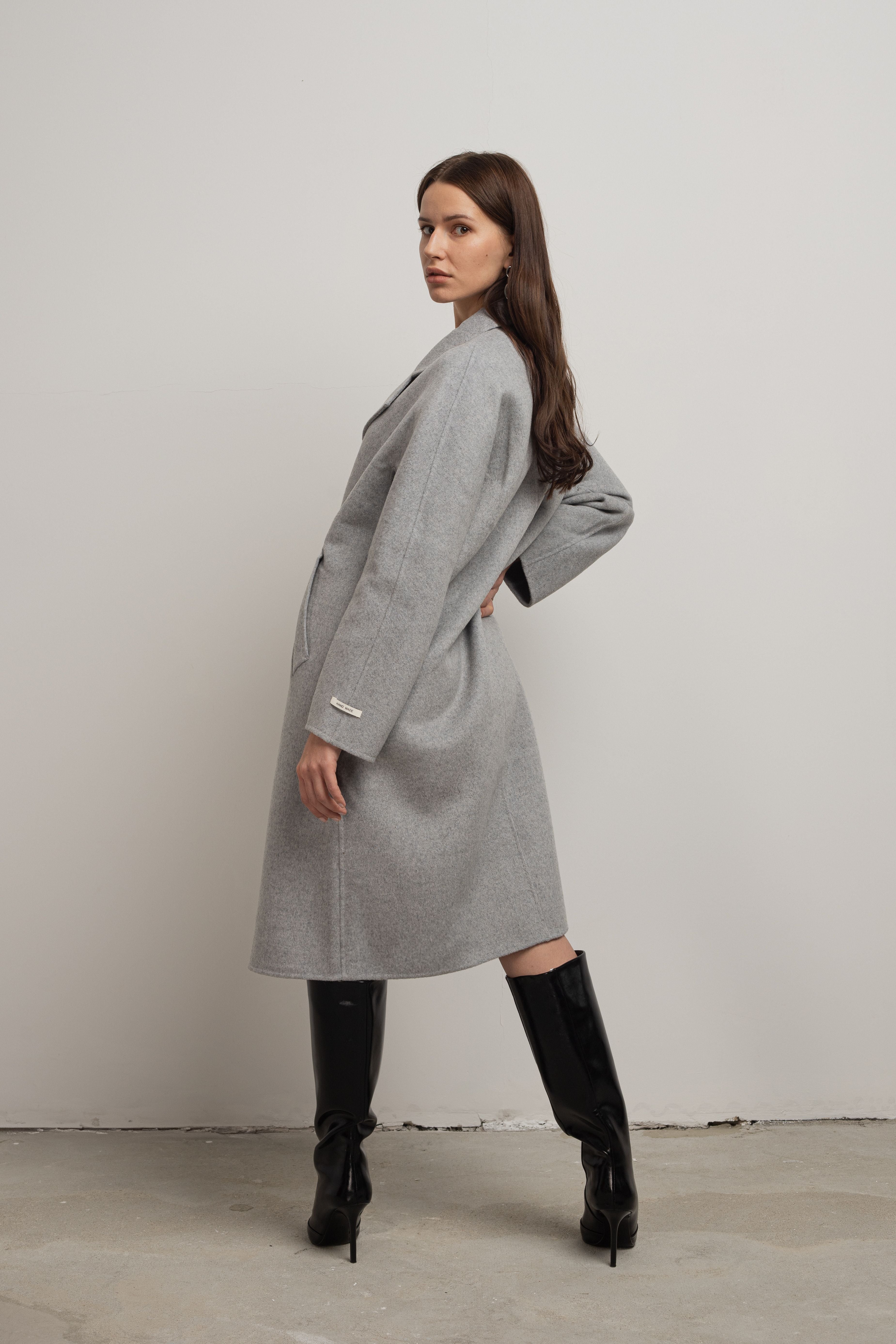 Szary płaszcz damski dwurzędowy bez podszewki RAY GRAY