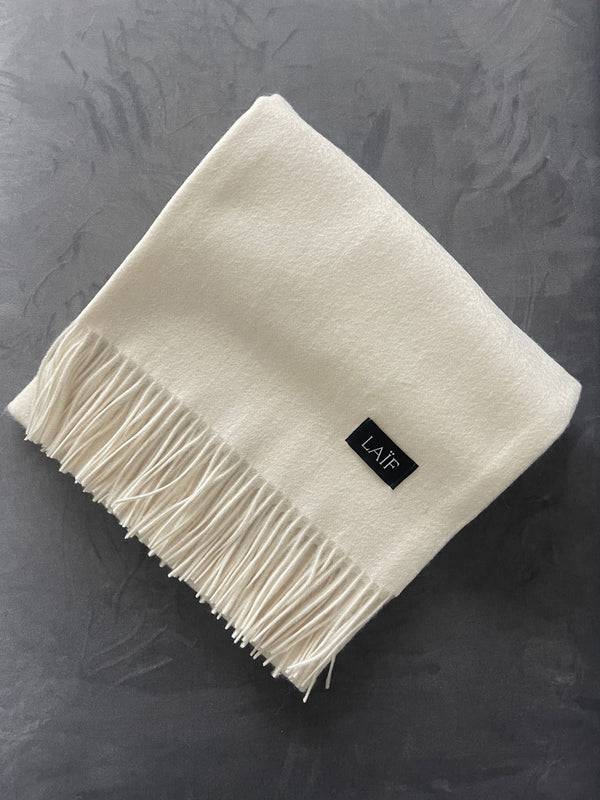 Szal wełniany damski z frędzlami - wełna merino i kaszmir - biały