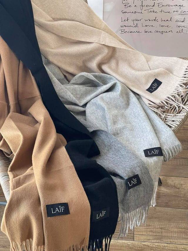 Szal wełniany damski z frędzlami - wełna merino i kaszmir - różne kolory