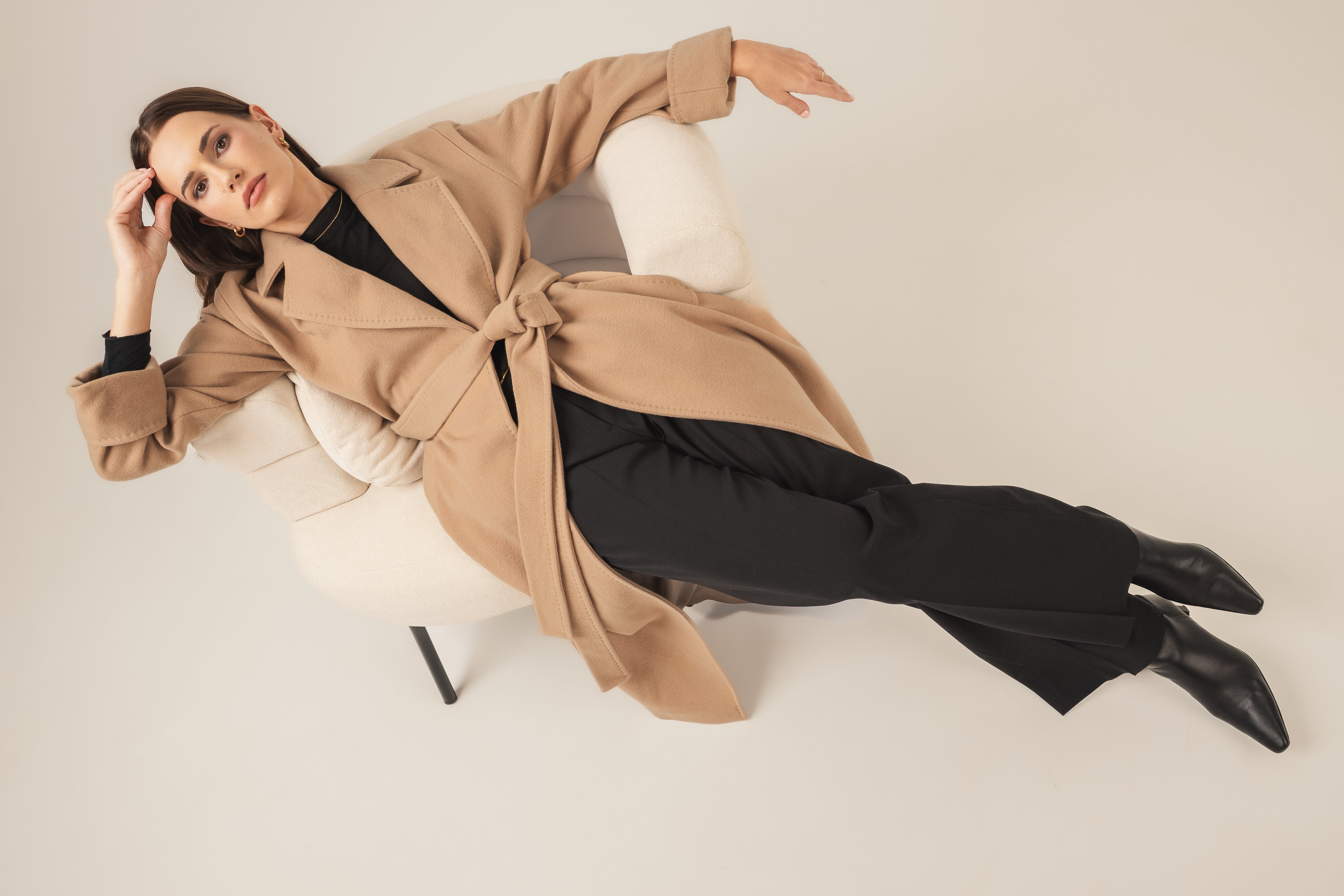 Płaszcz zimowy damski wiązany wełna/kaszmir - beżowy BASE