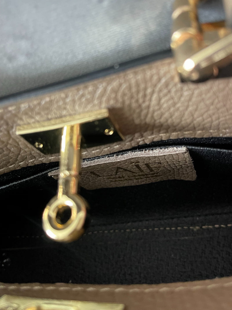 Mini torebka LUCIA - mała torebka skórzana na telefon, etui - detale