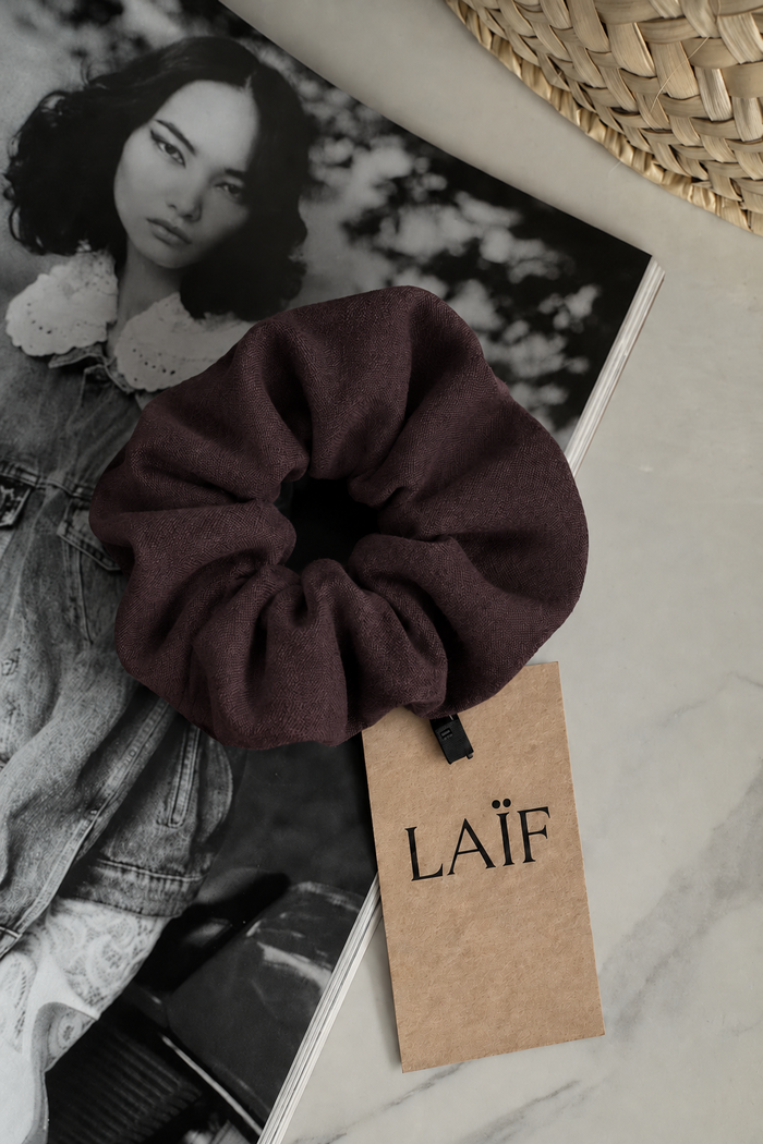 Bawełniana gumka do włosów typu scrunchie – czekoladowa
