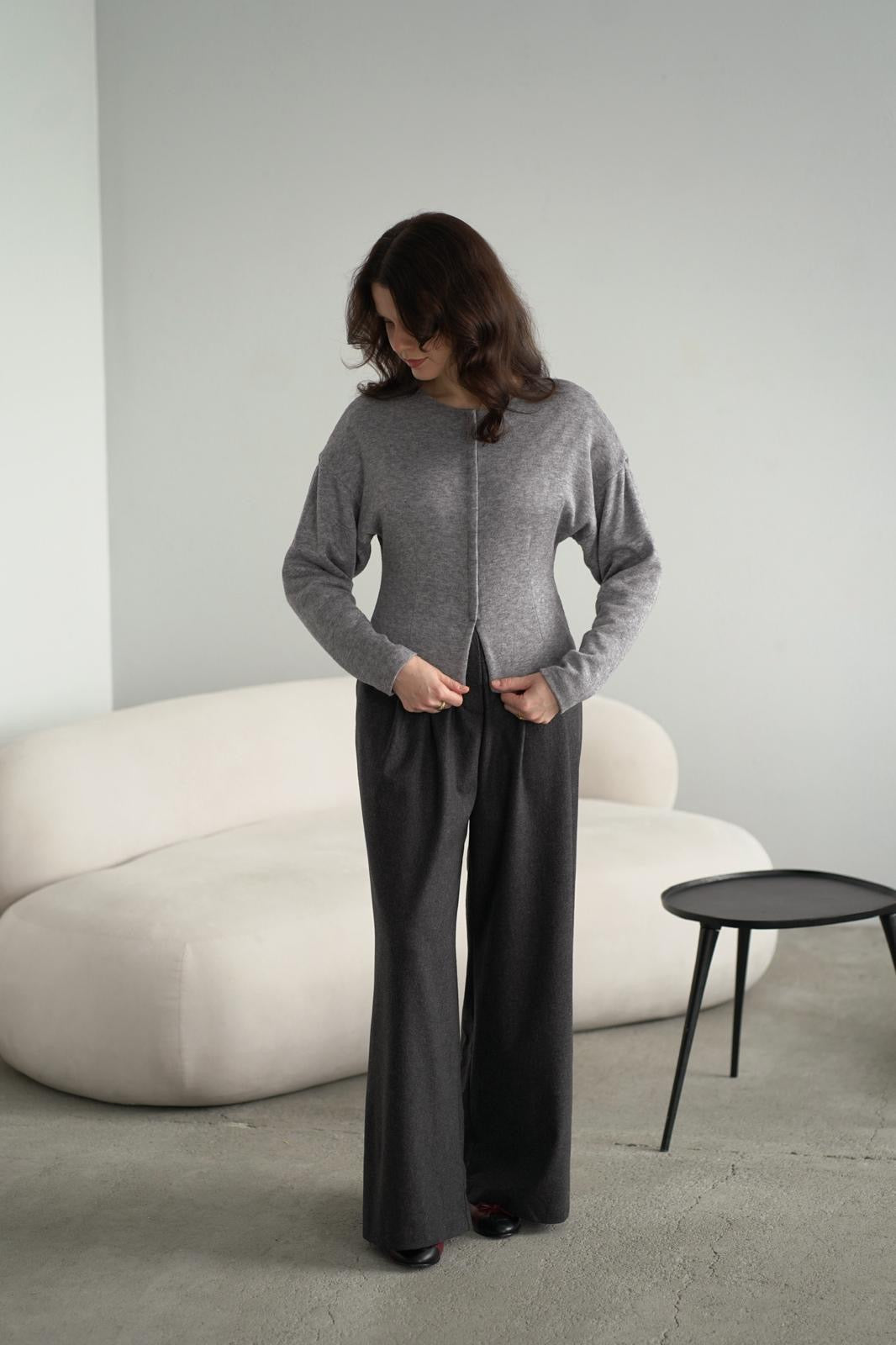 Taliowany sweter-żakiet z czystej wełny / rayon / tencel, elegancki i kobiecy, odzież w kategorii kardigan